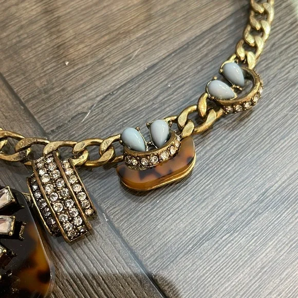 Simple Addiction Antique Gold Statement Necklace - Picture 4 of 16